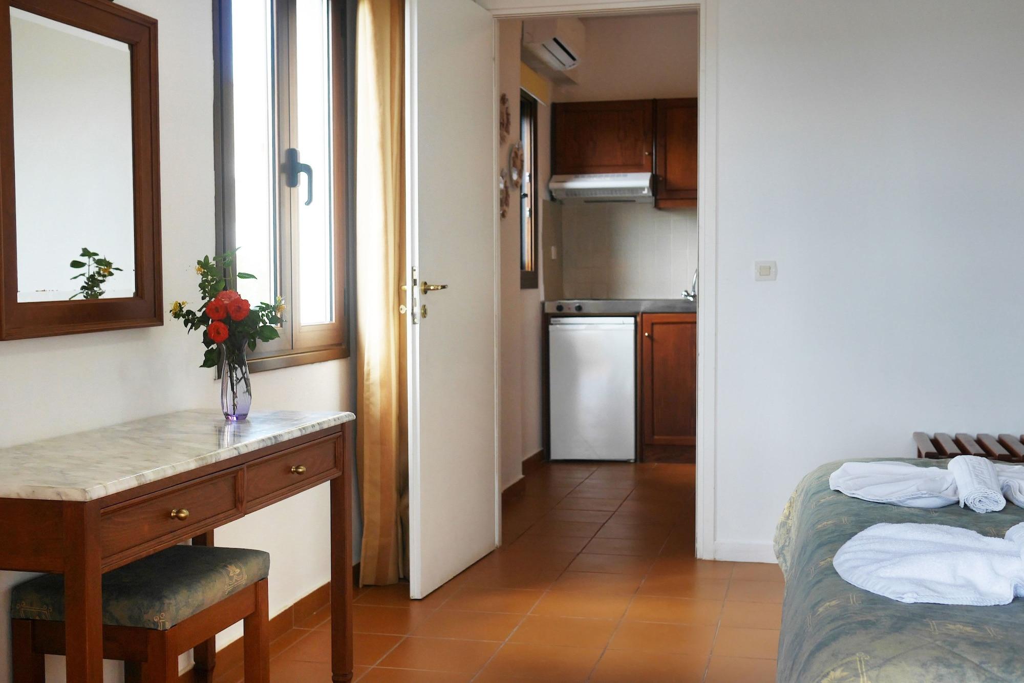חאניה Areti Aparthotel מראה חיצוני תמונה